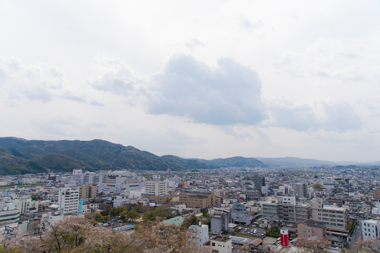 天守台からの津山市内の眺め